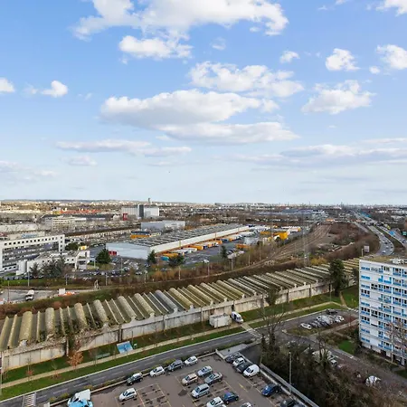 Spacious And Comfortable Apart With Parking * Bois-Colombes