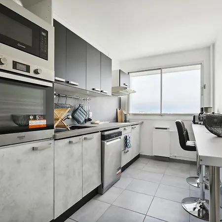 Spacious And Comfortable Apart With Parking Apartament Bois-Colombes